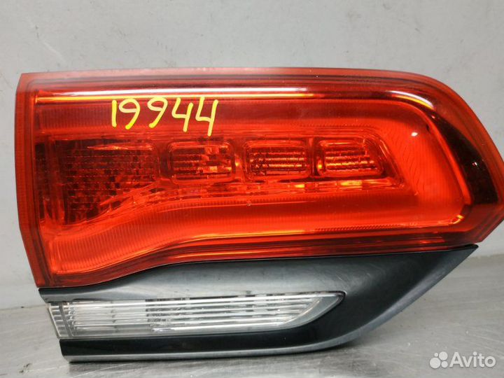 Фонарь задний левый Jeep Grand Cherokee WK2