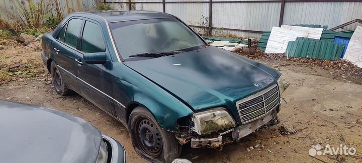 В разбор Mercedes Benz W202