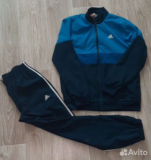 Спортивный костюм adidas