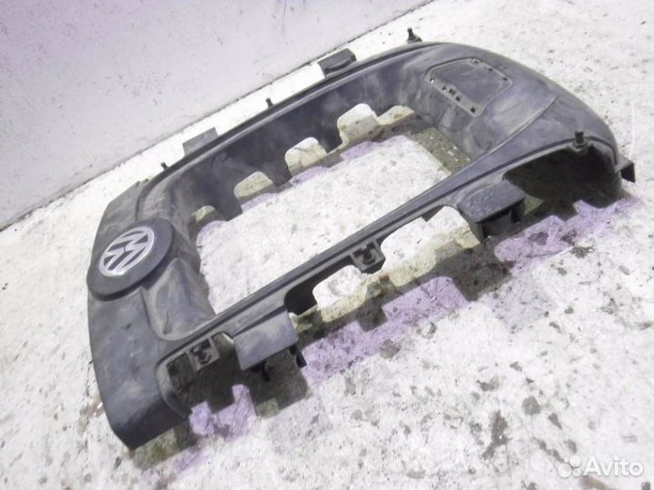 Крышка двигателя