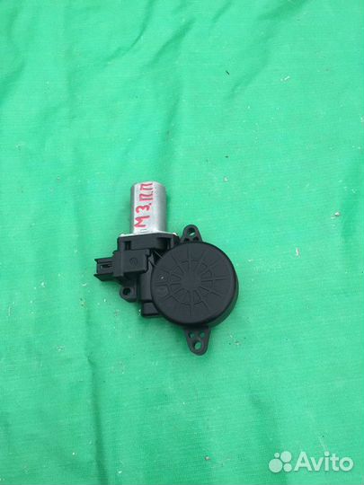Моторчик стеклоподъемника перед правый Мазда3 2011