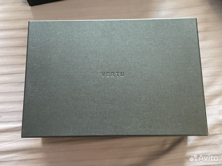 Vertu signature s