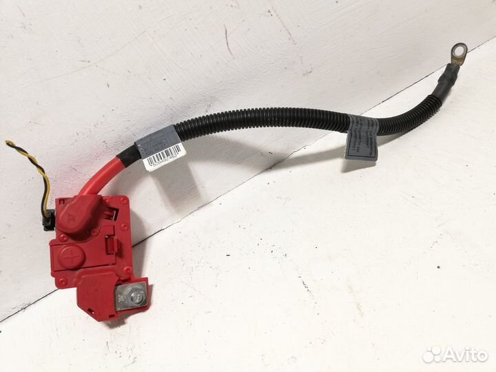 Плюсовой провод акб BMW X5E70