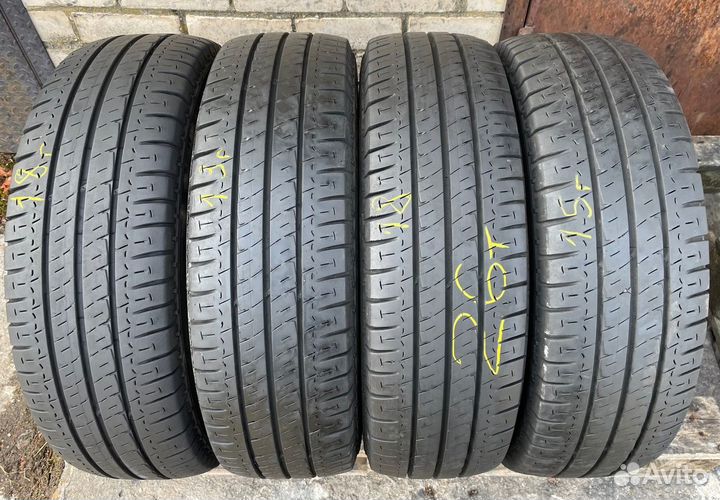 Michelin Agilis 215/70 R15