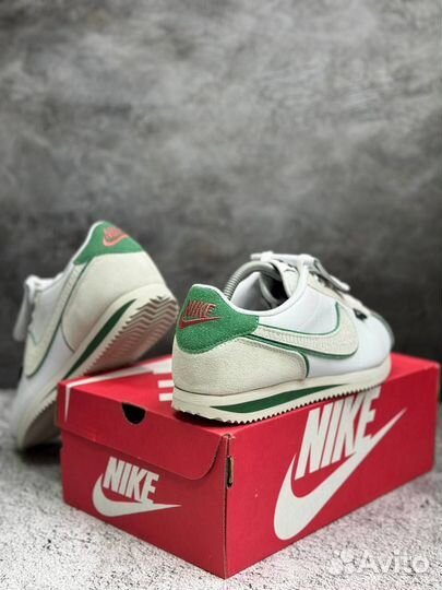 Кроссовки Nike Cortez