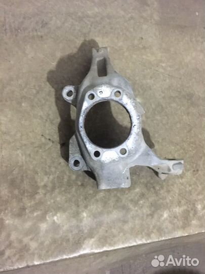 Кулак поворотный Nissan Teana j32