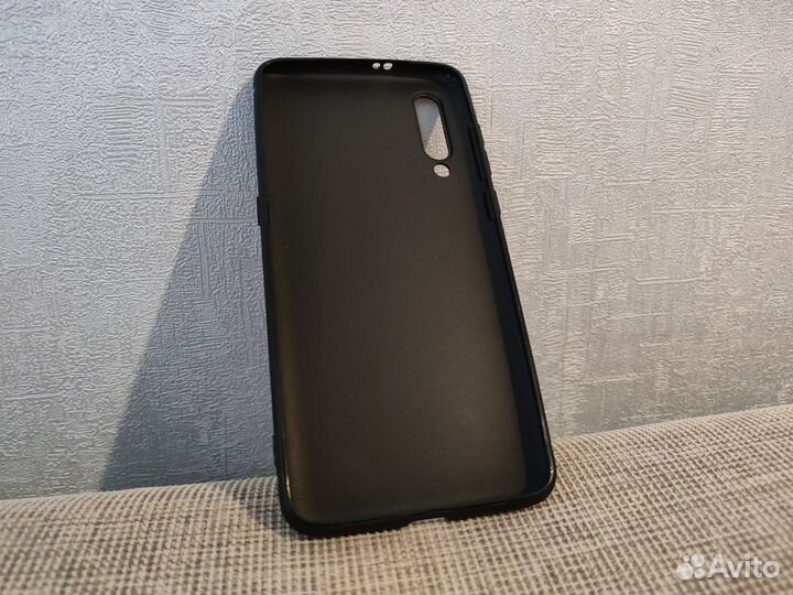 Чехол для Xiaomi Mi 9 (Новый)