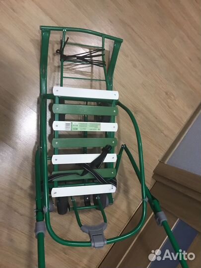 Детские санки с выдвижными колесами