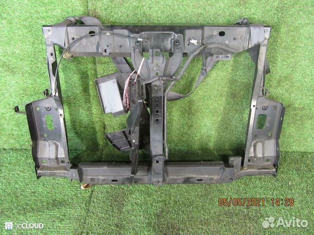 Рамка радиатора на nissan serena C26 MR20DD