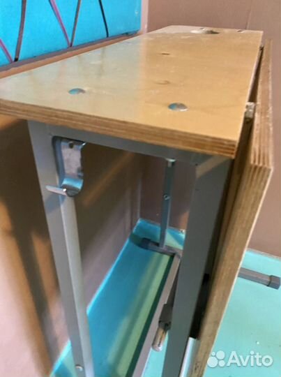 Школьная парта / конторка и стул