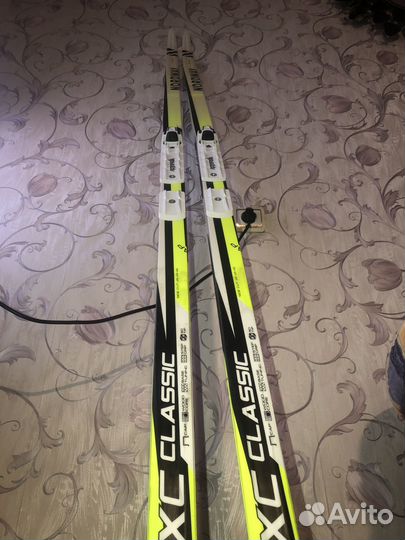 Лыжи и ботинки