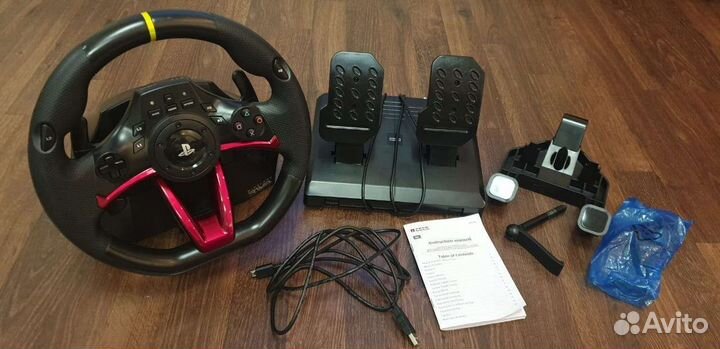 Игровой руль с педалями