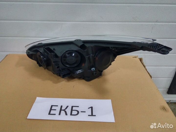 Фара правая Ford Focus 3 2011