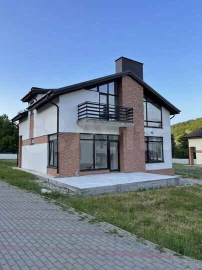 Дом 165 м² на участке 5 сот.