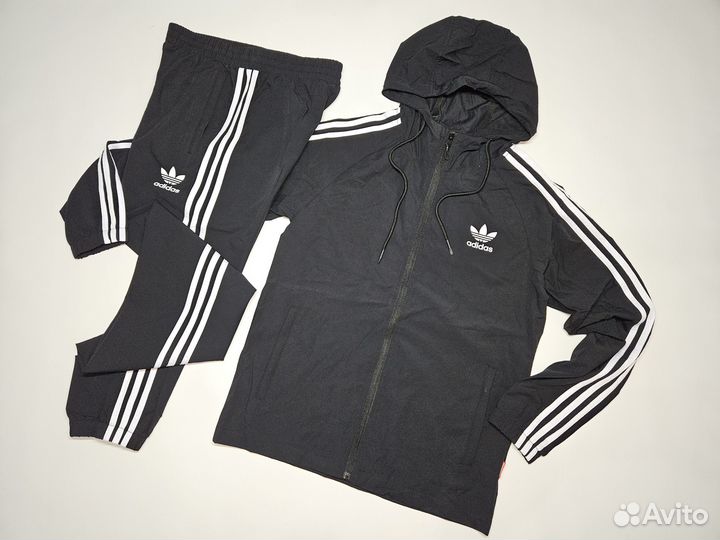 Спортивный костюм adidas