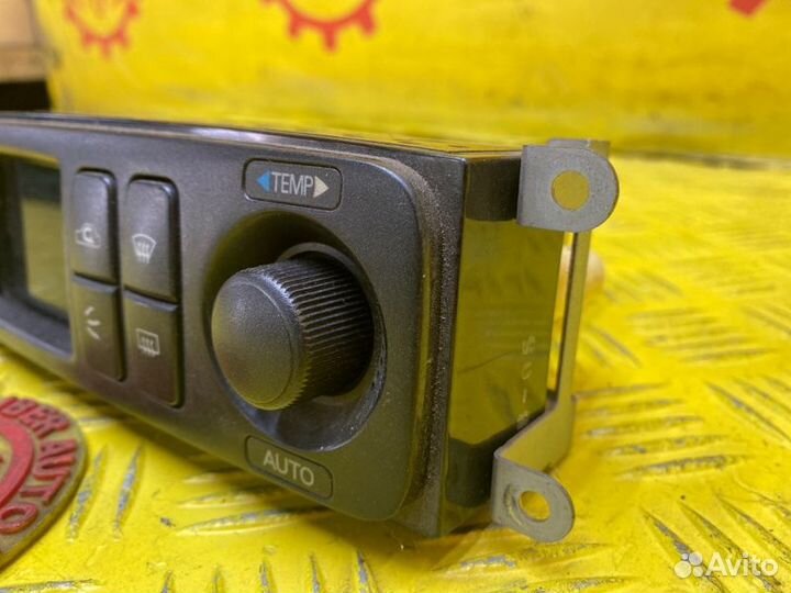 Блок управления печкой Mitsubishi Galant 8 2.0