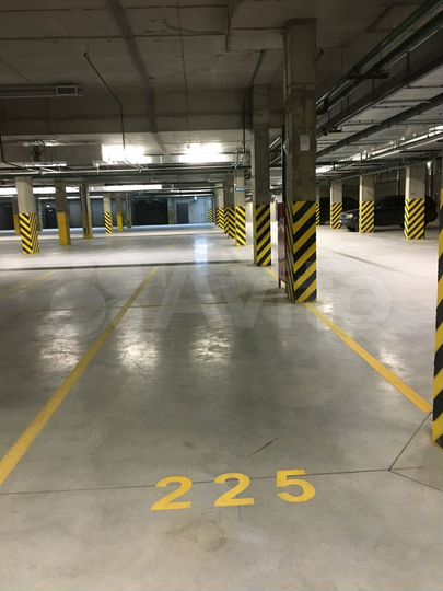 Машиноместо, 13 м²