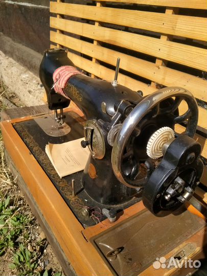 Швейная машинка