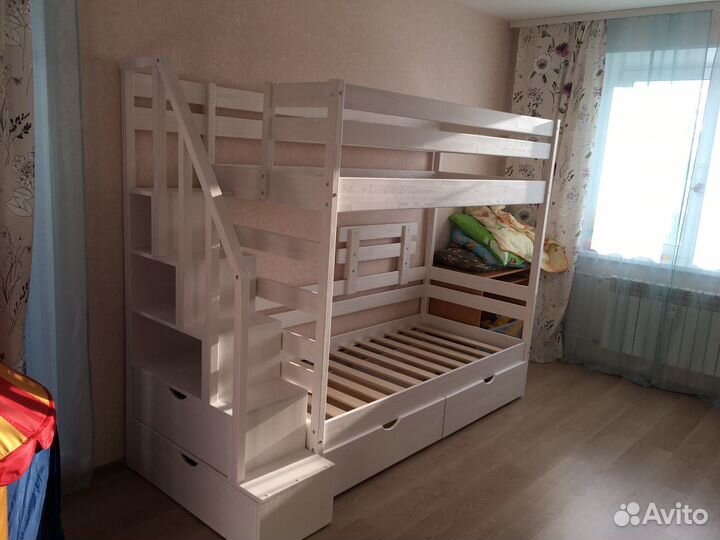 Детская Двухъярусная кровать с лесенкой комод