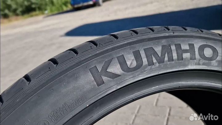 Kumho Ecsta PS71 225/35 R20