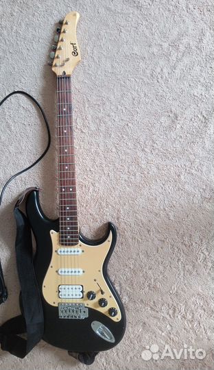 Электрогитара + комбоусилитель + кабель + ремень