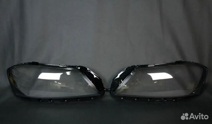 Стекло фары Volkswagen Passat B7 (2011-2015)