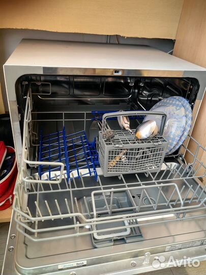 Посудомоечная машина Midea mcfd55200W