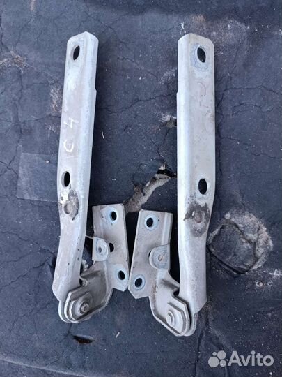 Петли капота Audi 100 45