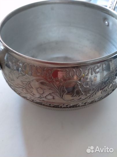 Конфетница Иркутску 300 лет