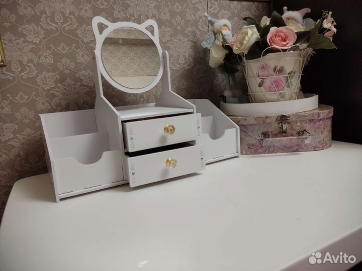 Туалетный столик с зеркалом детский