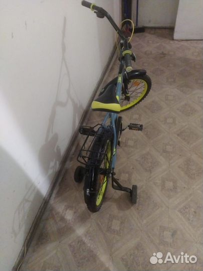 Велосипед детский 4 колесный