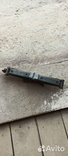 Домкрат винтовой