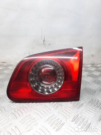 Фонарь крышки багажника правый Volkswagen Passat