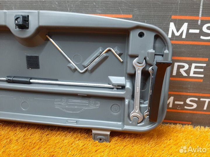 Ящик для инструментов Bmw 7-Series E66/65 N62B48B