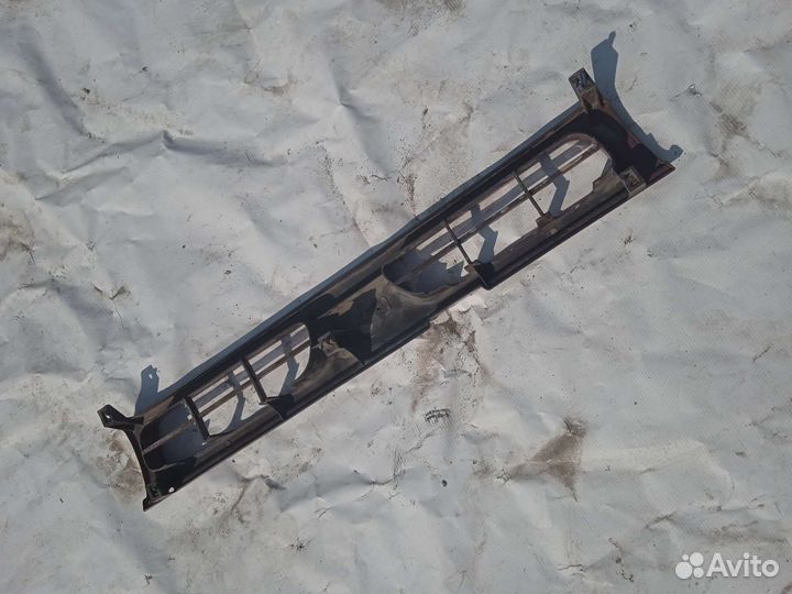 Решетка радиатора Nissan Terrano 2 Ниссан Террано