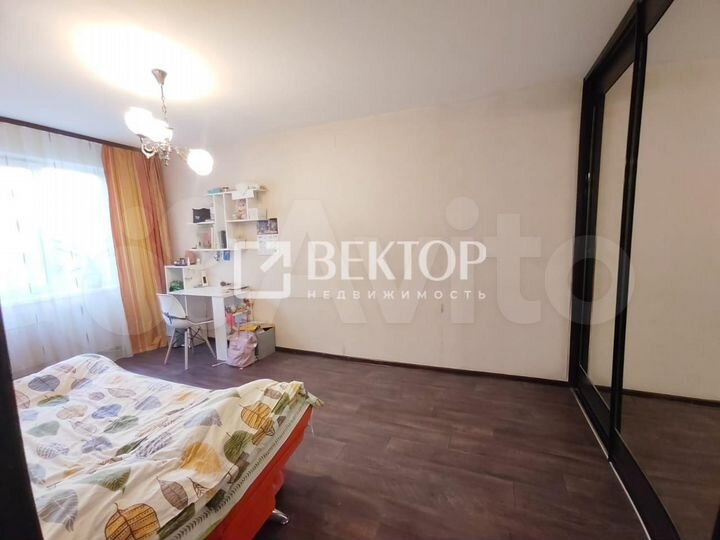 3-к. квартира, 65 м², 1/9 эт.