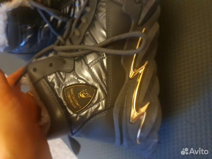 Ботинки/кроссовки новые на девочку/девушку