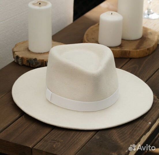 Шляпа фетровая женская молочного цвета