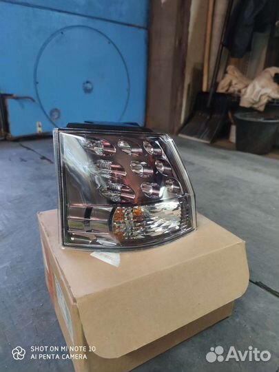 Фонарь задний левый внешний Mitsubishi Outlander X