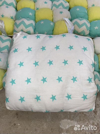 Бортики бомбон в кроватку