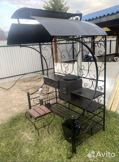 Мангал гриль с крышей