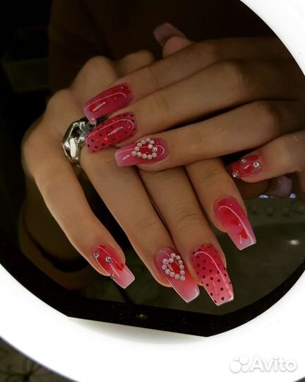 Маникюр с покрытием гель-лаком