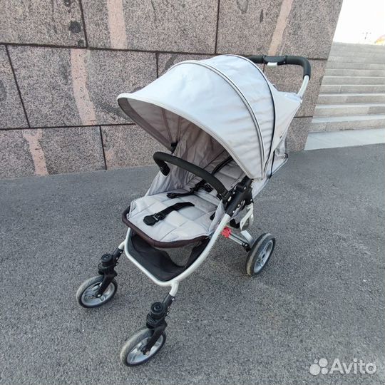 Продам прогулочную коляску