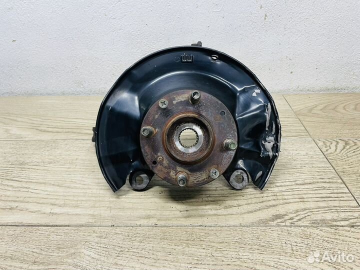 Кулак передний левый Honda Jazz / Fit GD 1.3