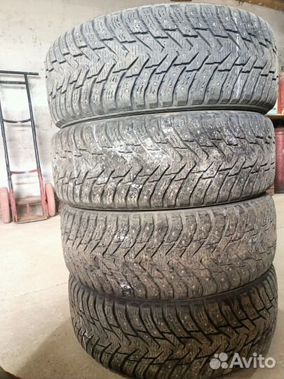 Nokian Tyres Hakkapeliitta 8 SUV 215/65 R16 102T