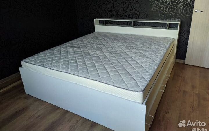 Кровать двухспальная новая