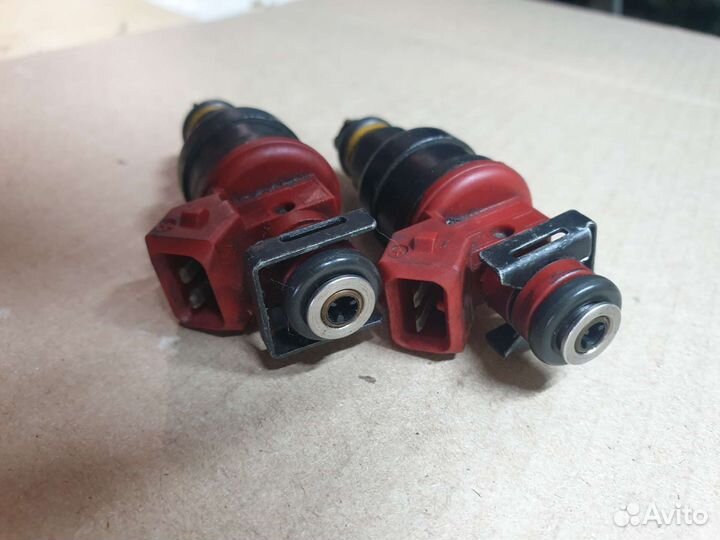 Форсунка топливная BMW 5 E39 пара