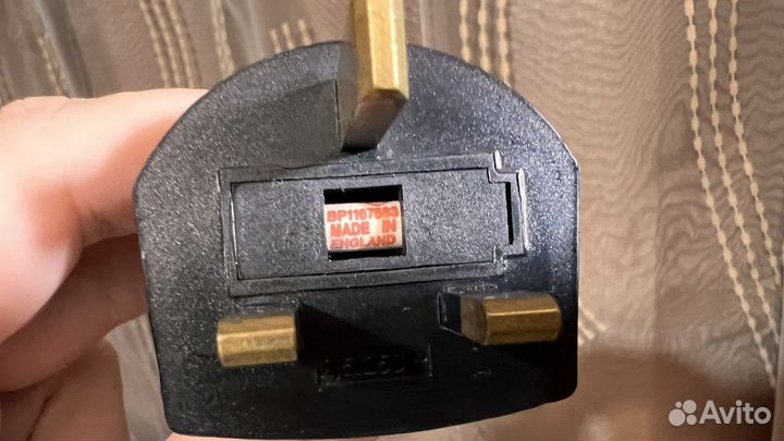 Вилка штепсельная для английской розетки, оригинал