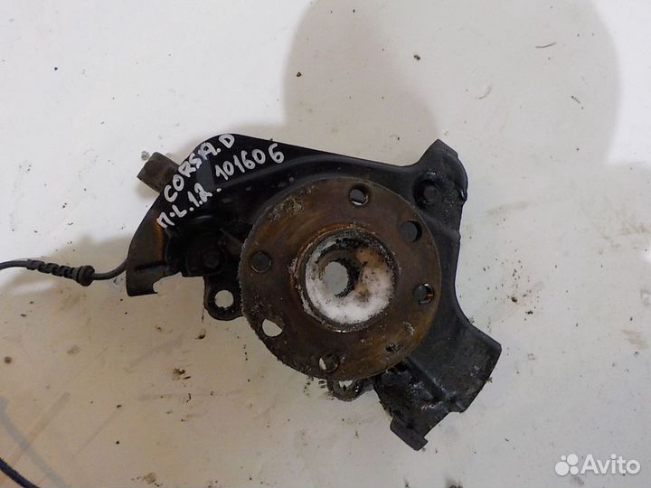 Кулак поворотный передний левый Opel Corsa D
