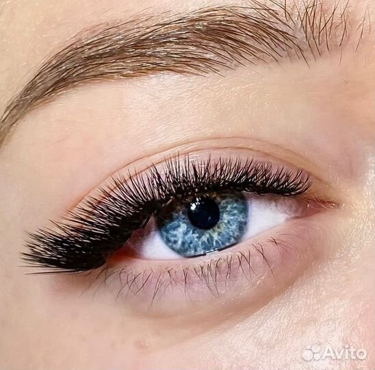 Наращивание ресниц и услуги бровиста